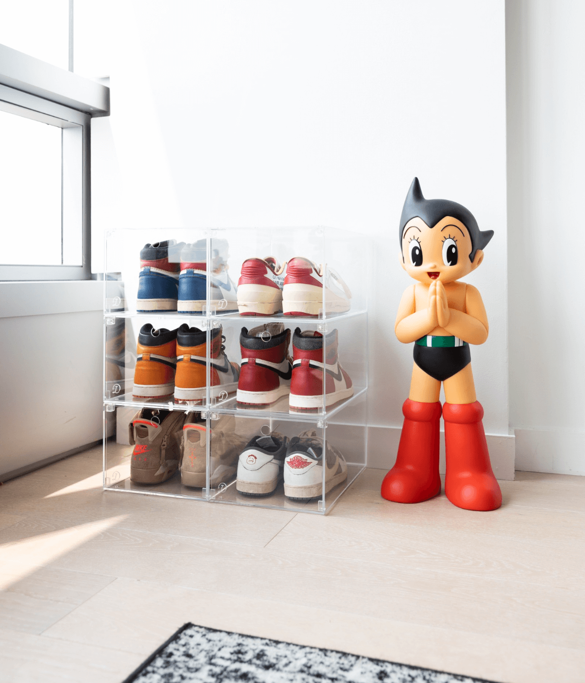 LOOKSEE DESIGNS - PREMIUM ACRYLIC DISPLAYS FOR THE MODERN COLLECTOR - BOX SHOES - CLEAR SHOE BOXES - SHOE CONTAINERS - SHOE CASE - SNEAKER WALL - SNEAKER BOX - SNEAKER THRONE