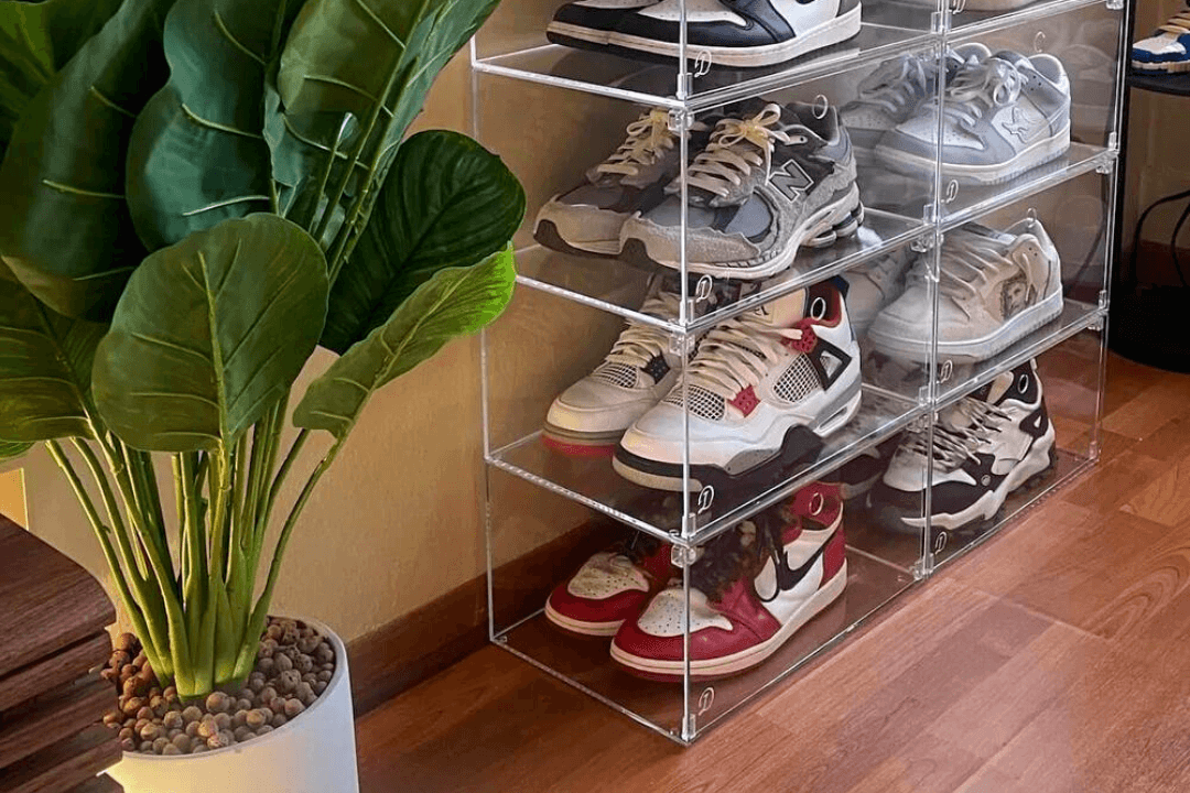 Looksee Designs - Premium Sneaker Displays - Winona Kicks