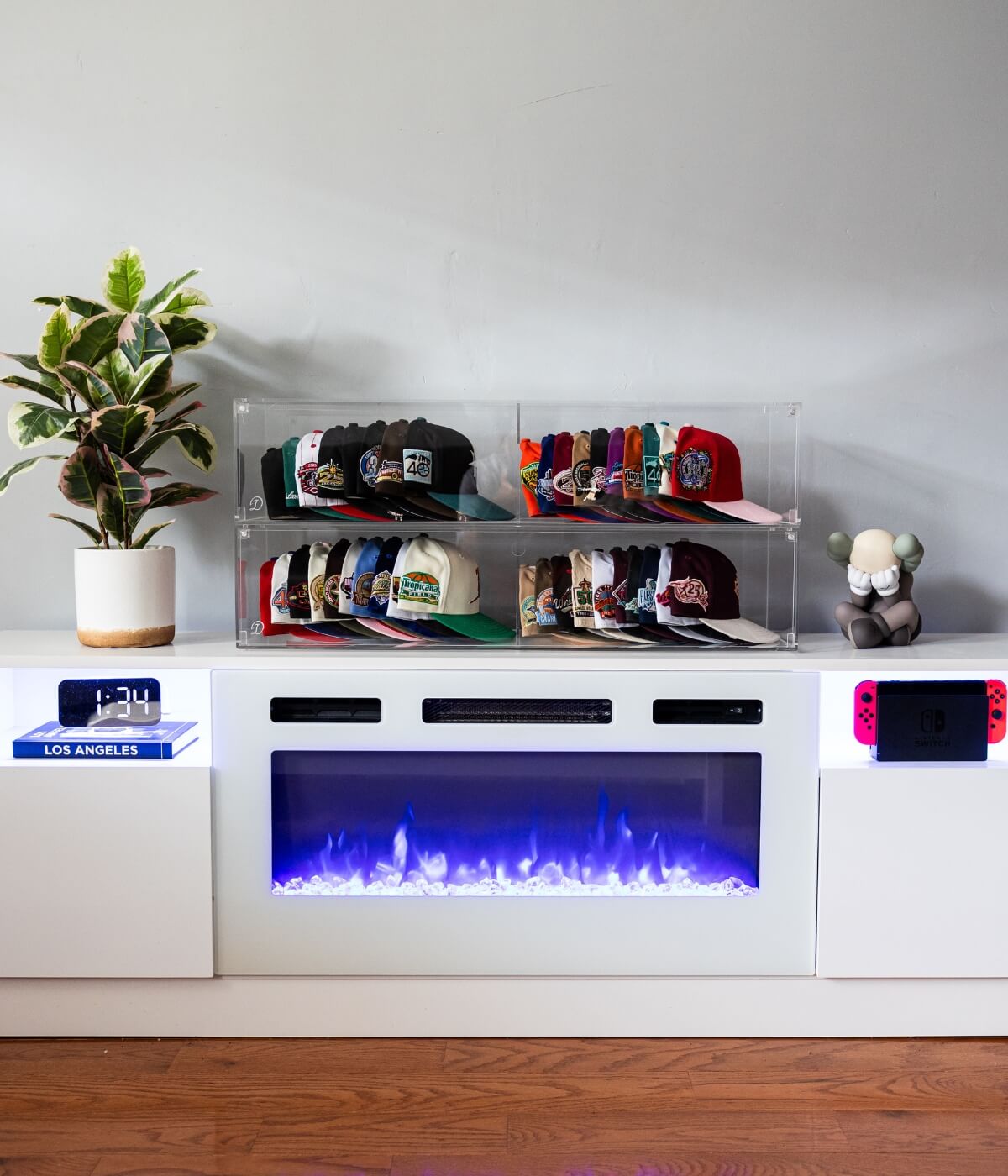 LOOKSEE DESIGNS - PREMIUM ACRYLIC DISPLAYS FOR THE MODERN COLLECTOR - BOX SHOES - CLEAR SHOE BOXES - SHOE CONTAINERS - SHOE CASE - SNEAKER WALL - SNEAKER BOX - SNEAKER THRONE